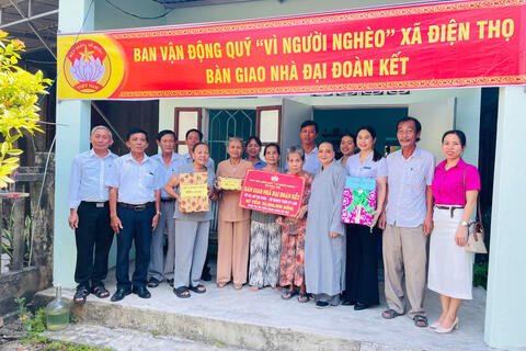 Điện Thọ tổ chức bàn giao nhà Đại đoàn kết cho hộ nghèo, khó khăn trên địa bàn xã